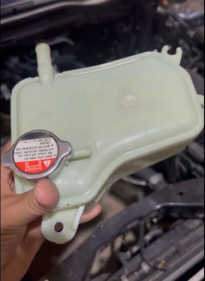Radiator Coolant Bottle For Honda Cars